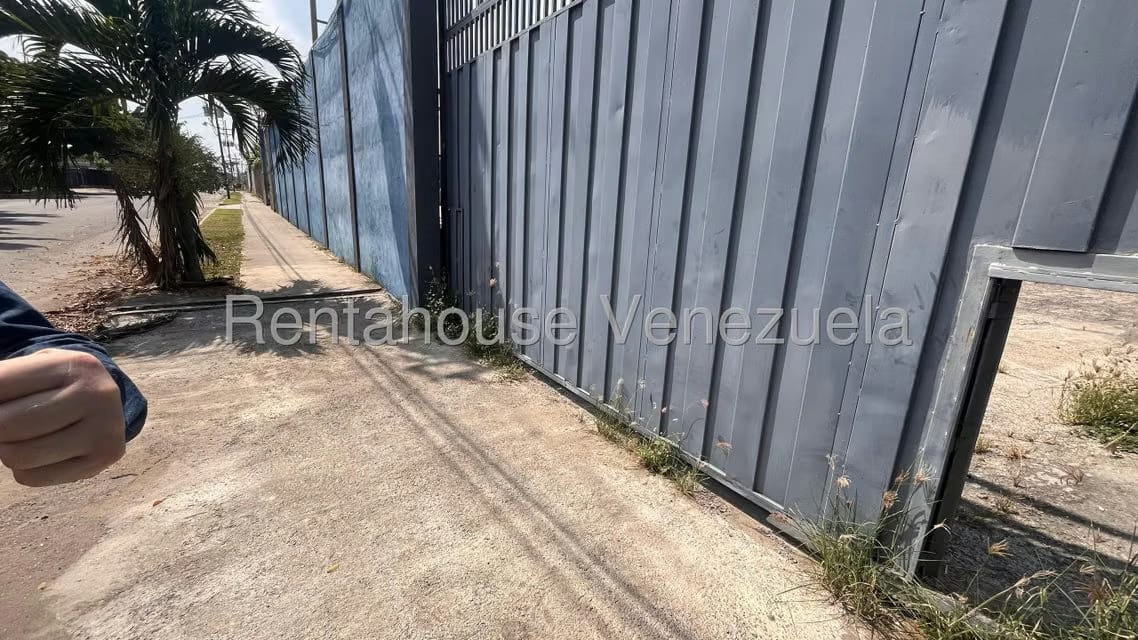 Comercial (Galpon - Deposito) en Venta en Zona Industrial 1, Lara