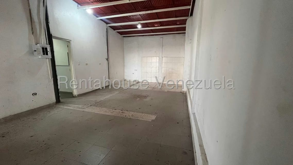 Comercial (Galpon - Deposito) en Venta en Zona Industrial 1, Lara - 12