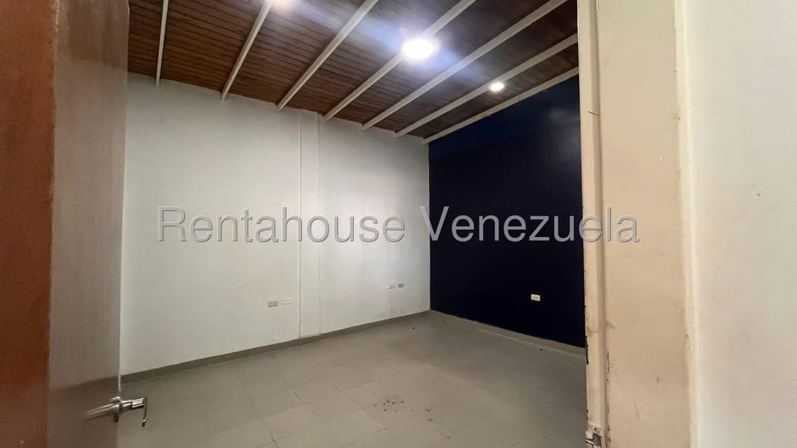 Comercial (Galpon - Deposito) en Venta en Zona Industrial 1, Lara - 13