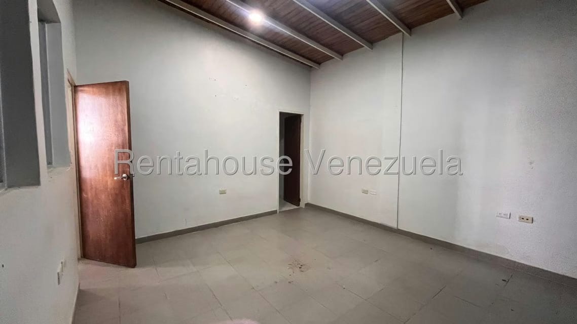 Comercial (Galpon - Deposito) en Venta en Zona Industrial 1, Lara - 14