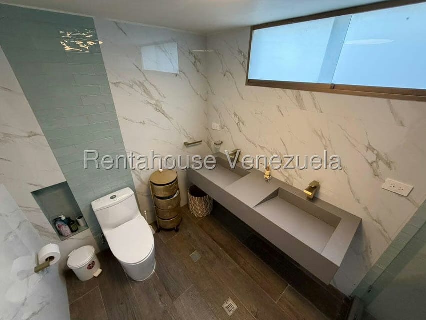 Casa (Multipes Niveles) en Venta en Prados del Este, Distrito Metropolitano - 11