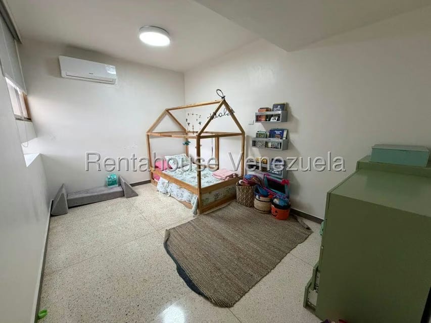 Casa (Multipes Niveles) en Venta en Prados del Este, Distrito Metropolitano - 13