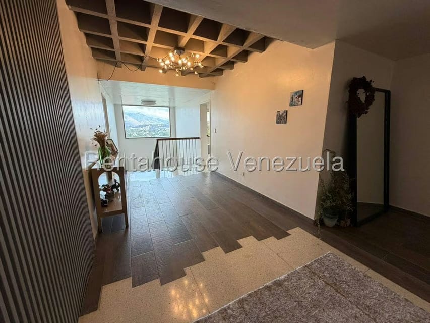 Casa (Multipes Niveles) en Venta en Prados del Este, Distrito Metropolitano - 3