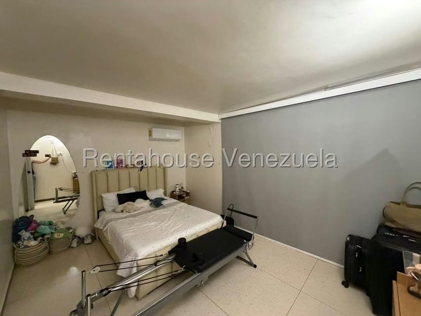 Casa (Multipes Niveles) en Venta en Prados del Este, Distrito Metropolitano - 21