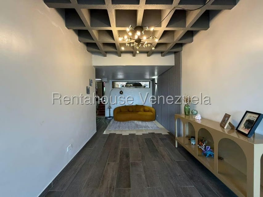 Casa (Multipes Niveles) en Venta en Prados del Este, Distrito Metropolitano - 4