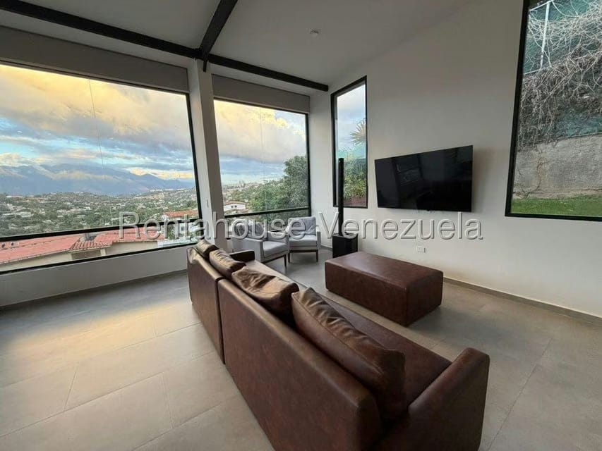 Casa (Multipes Niveles) en Venta en Prados del Este, Distrito Metropolitano - 36