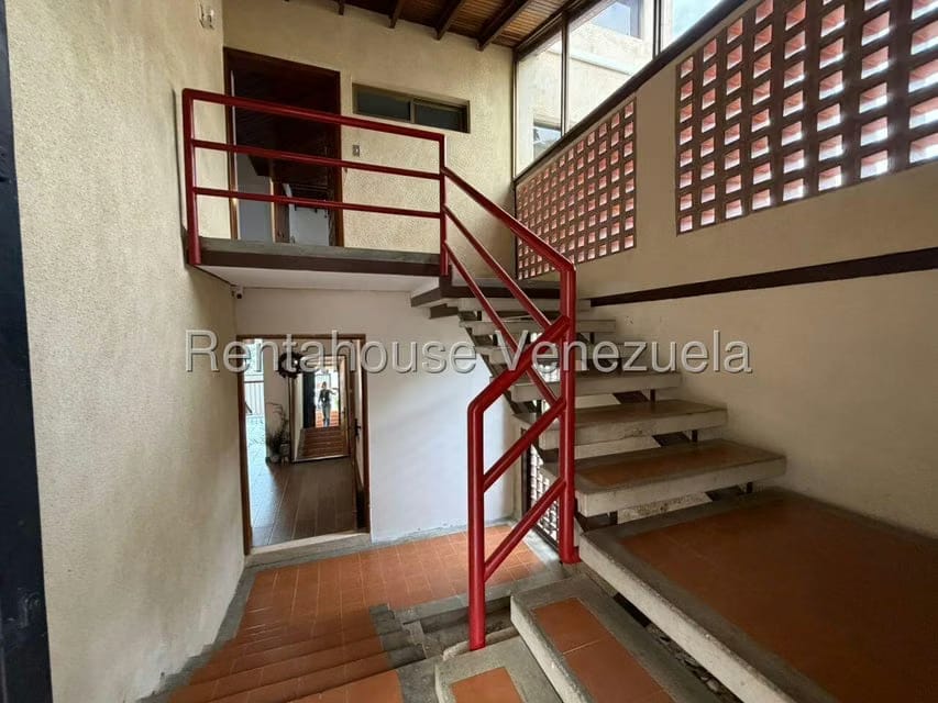 Casa (Multipes Niveles) en Venta en Prados del Este, Distrito Metropolitano - 47
