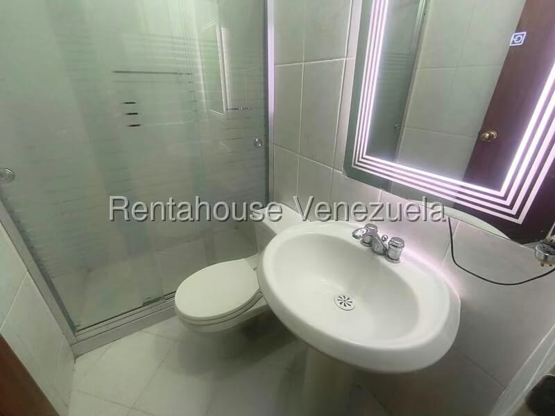 Apartamento (1 Nivel) en Alquiler en La Trigaleña, Carabobo - 16