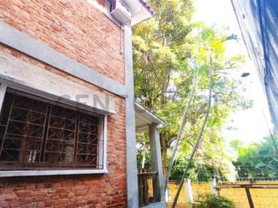 En venta casa para remodelar, con excelente ubicación en Los Palos Grandes - 6