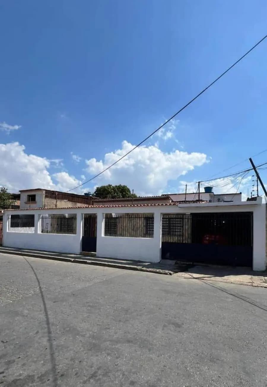 Casa en Venta en AV PRINCIPAL Naguanagua - 13