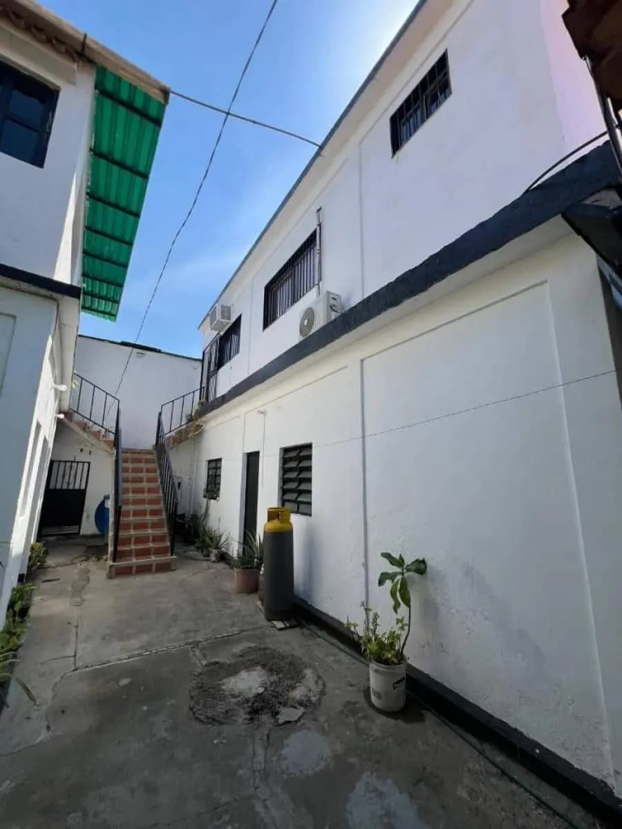 Casa en Venta en AV PRINCIPAL Naguanagua - 6