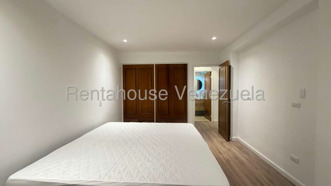 Apartamento (1 Nivel) en Alquiler en Los Naranjos de Las Mercedes, Distrito Metropolitano - 12