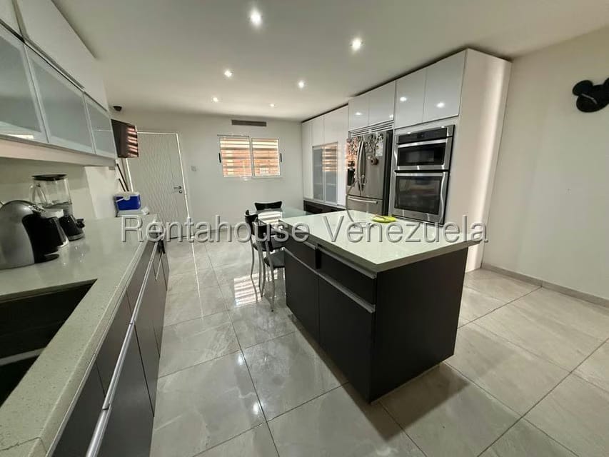 Casa (Multipes Niveles) en Venta en Montalban I, Distrito Metropolitano - 14