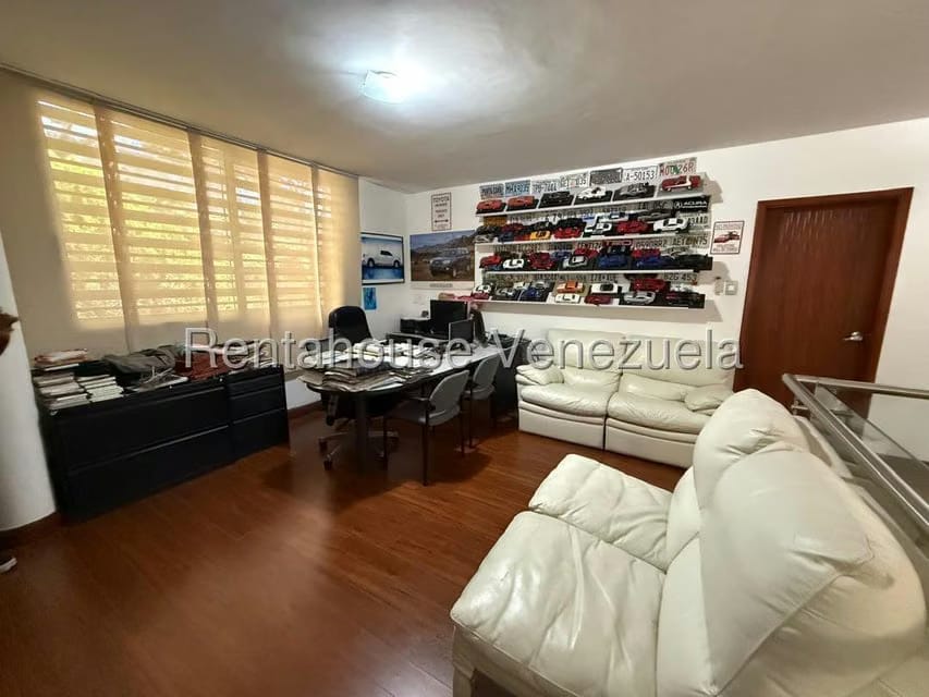 Casa (Multipes Niveles) en Venta en Montalban I, Distrito Metropolitano - 46