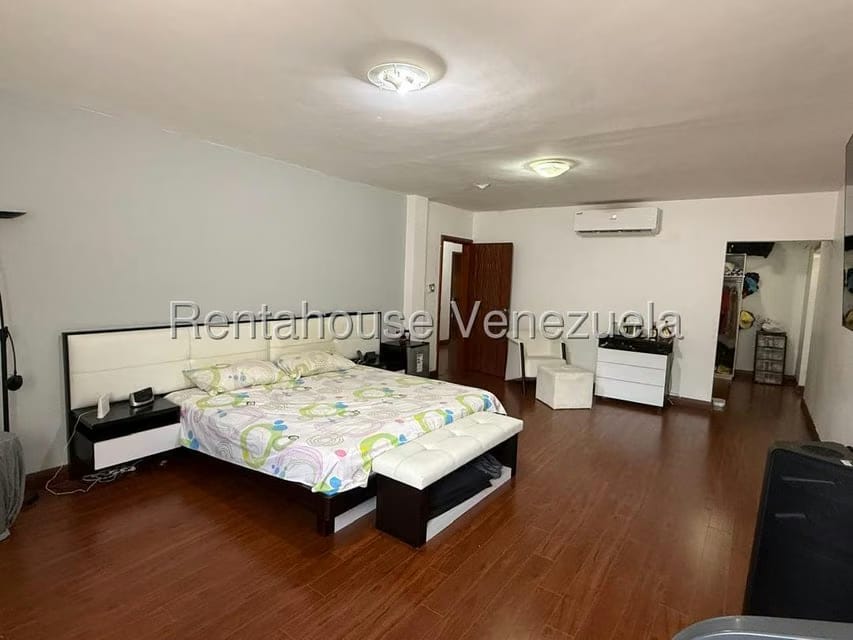 Casa (Multipes Niveles) en Venta en Montalban I, Distrito Metropolitano - 56