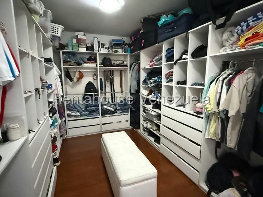 Casa (Multipes Niveles) en Venta en Montalban I, Distrito Metropolitano - 58