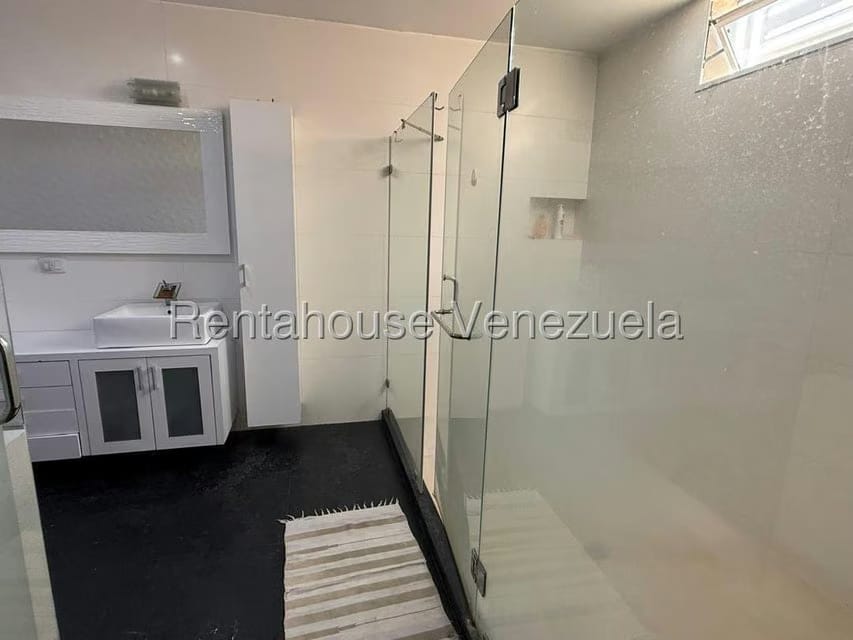 Casa (Multipes Niveles) en Venta en Montalban I, Distrito Metropolitano - 61