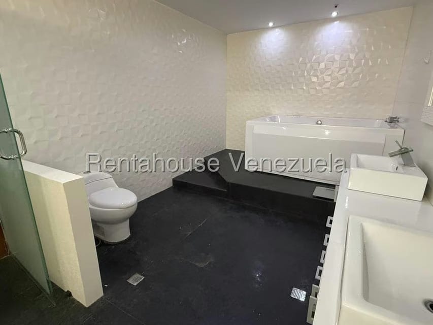 Casa (Multipes Niveles) en Venta en Montalban I, Distrito Metropolitano - 62