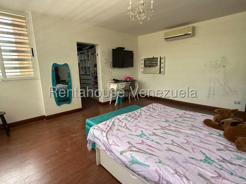 Casa (Multipes Niveles) en Venta en Montalban I, Distrito Metropolitano - 69