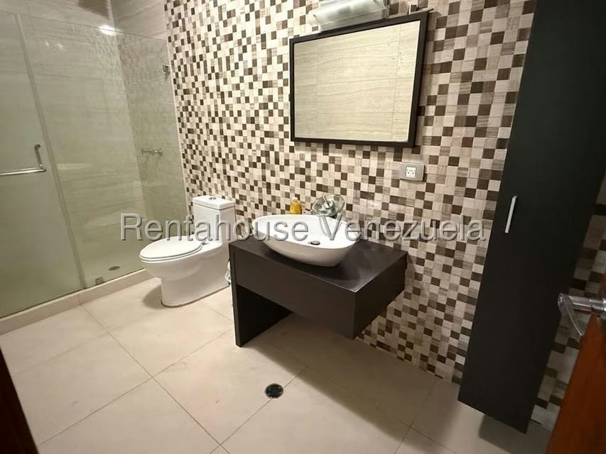 Casa (Multipes Niveles) en Venta en Montalban I, Distrito Metropolitano - 71