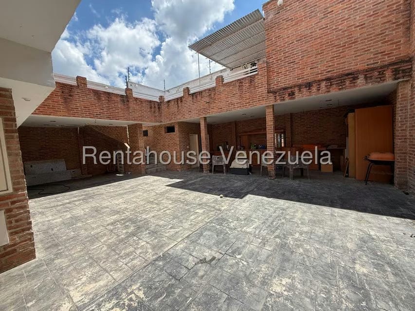 Casa (Multipes Niveles) en Venta en Montalban I, Distrito Metropolitano - 72