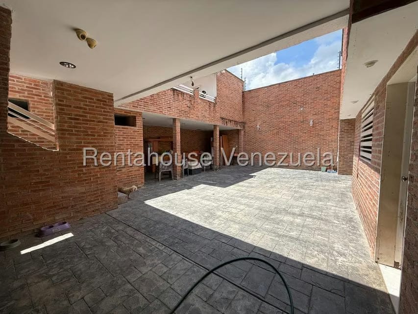 Casa (Multipes Niveles) en Venta en Montalban I, Distrito Metropolitano - 74
