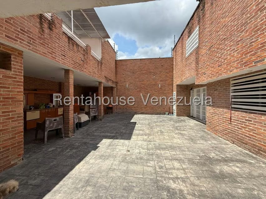 Casa (Multipes Niveles) en Venta en Montalban I, Distrito Metropolitano - 75