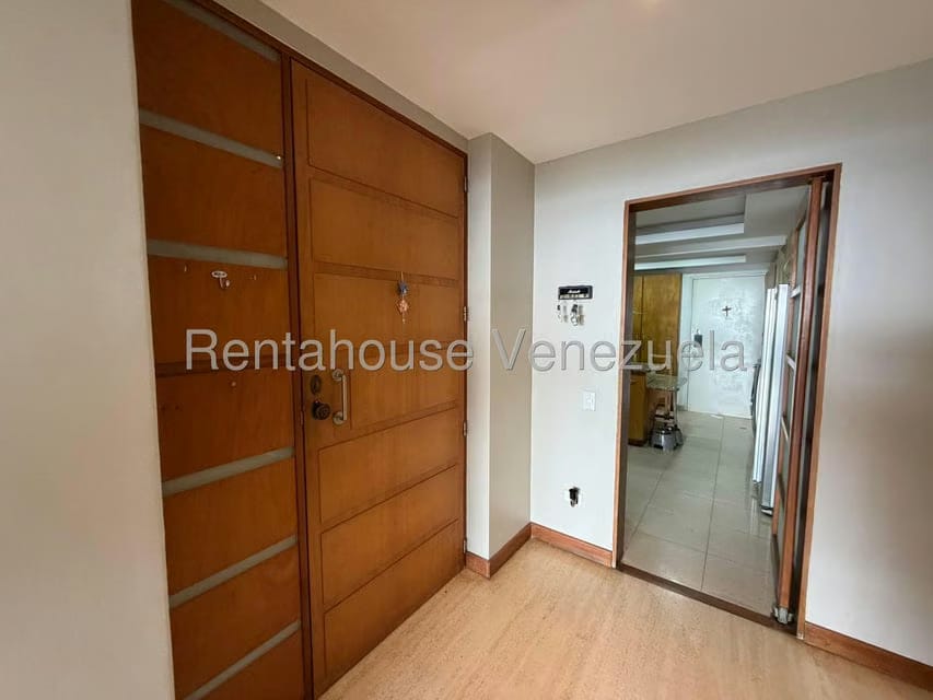 Apartamento (1 Nivel) en Alquiler en Lomas de La Lagunita, Distrito Metropolitano - 2