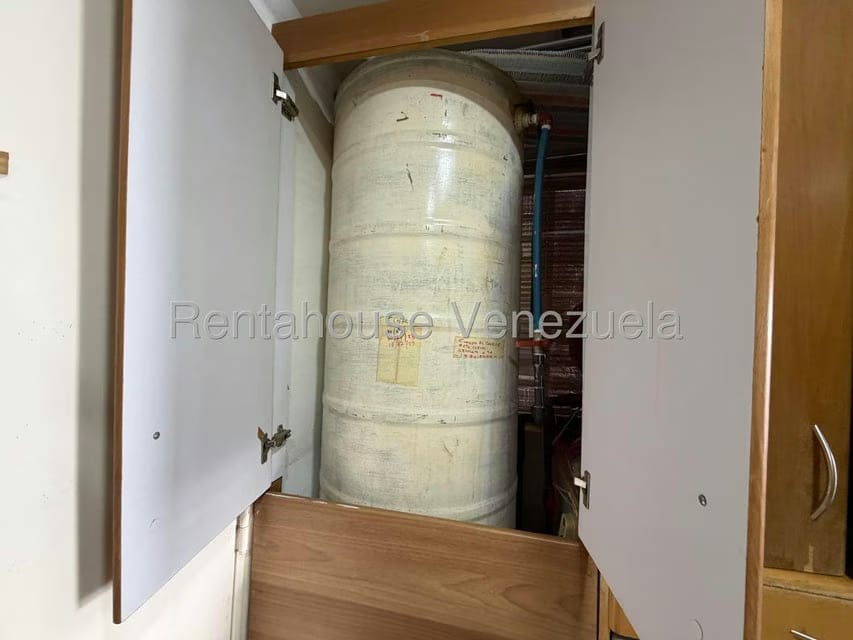 Apartamento (1 Nivel) en Alquiler en Lomas de La Lagunita, Distrito Metropolitano - 17
