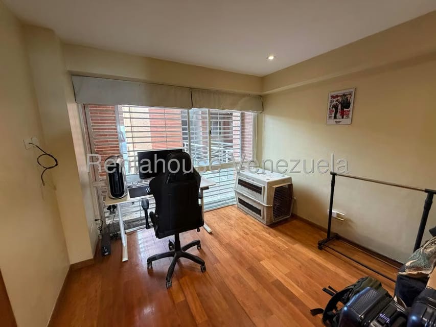 Apartamento (1 Nivel) en Alquiler en Lomas de La Lagunita, Distrito Metropolitano - 21