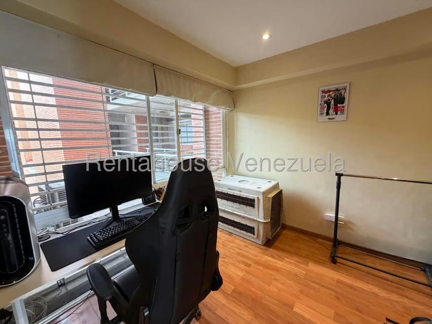Apartamento (1 Nivel) en Alquiler en Lomas de La Lagunita, Distrito Metropolitano - 23
