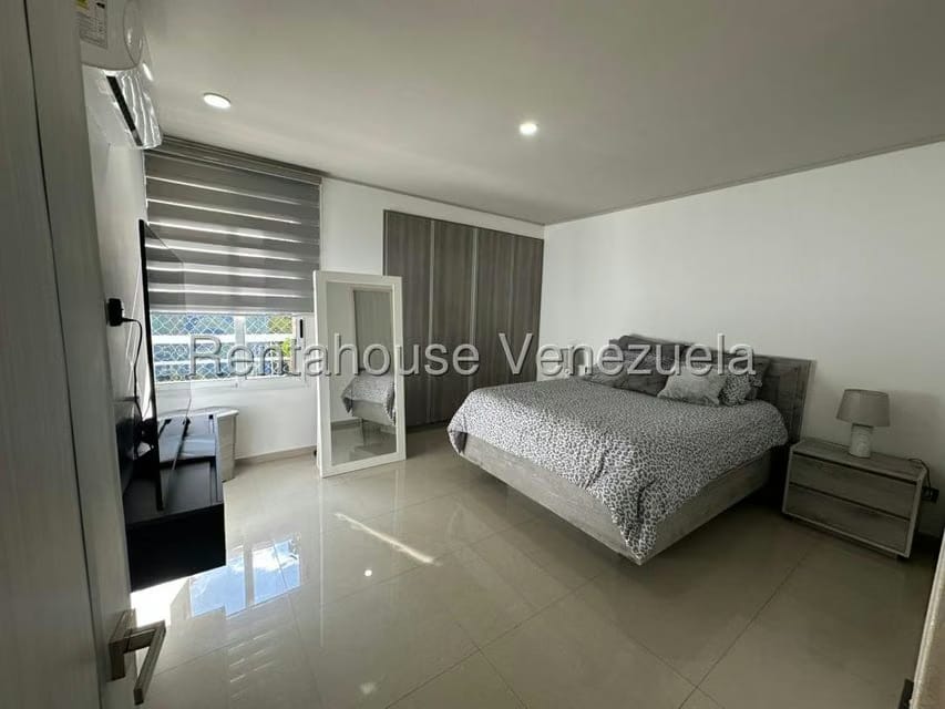 Apartamento (1 Nivel) en Alquiler en Valle Alto, Distrito Metropolitano - 3