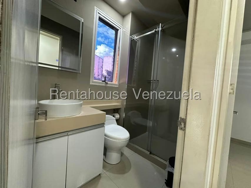 Apartamento (1 Nivel) en Alquiler en Valle Alto, Distrito Metropolitano - 5