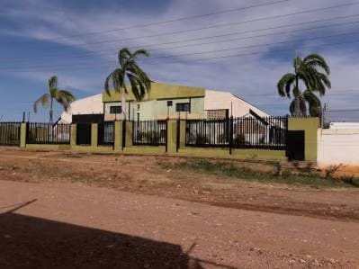 Vendo excelente galpón en Zona Industrial Etapa I