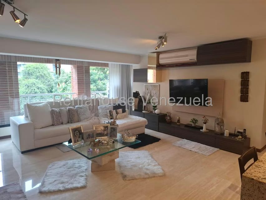 Apartamento (1 Nivel) en Venta en Campo Alegre, Distrito Metropolitano - 13