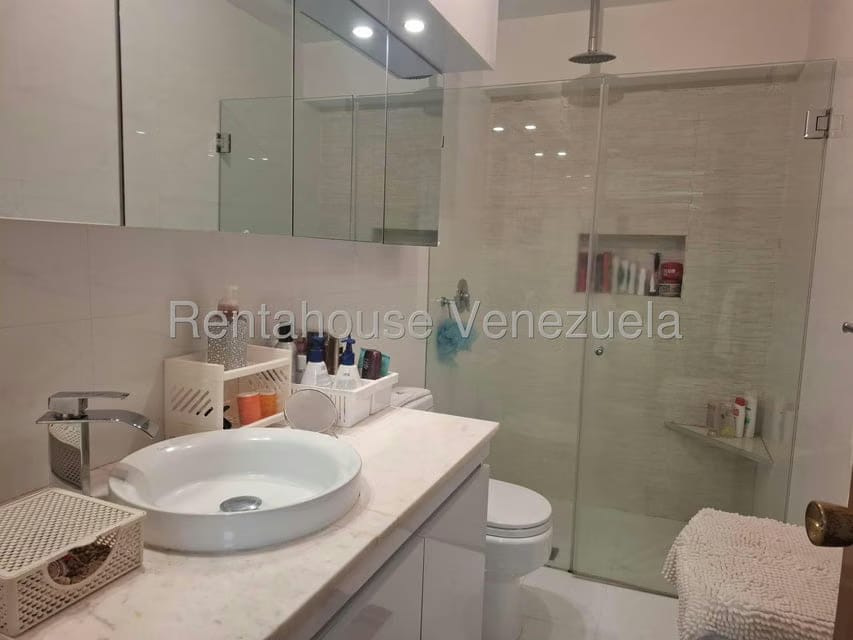 Apartamento (1 Nivel) en Venta en Campo Alegre, Distrito Metropolitano - 23