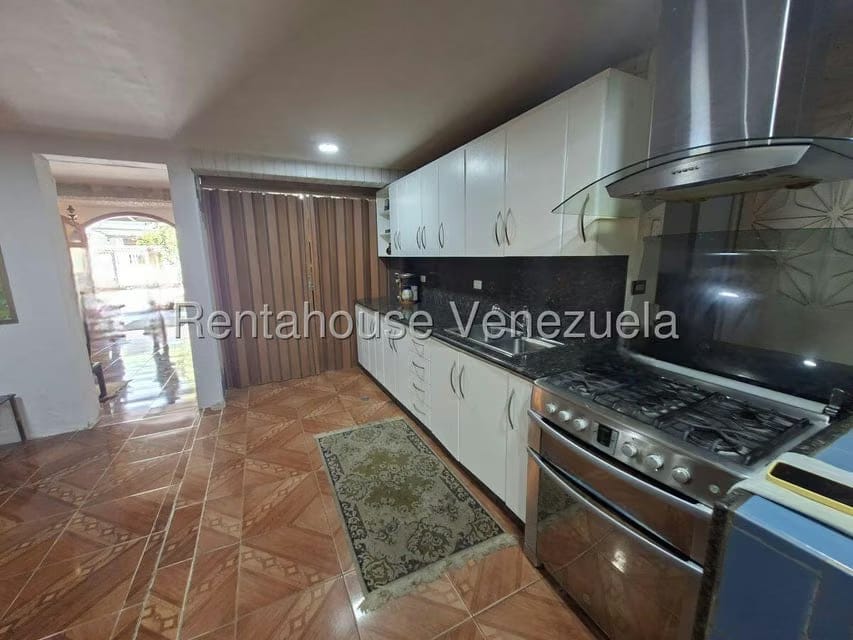 Casa (Multipes Niveles) en Venta en La Rosaleda, Miranda - 12