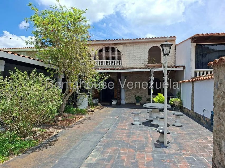 Casa (Multipes Niveles) en Venta en La Rosaleda, Miranda - 3