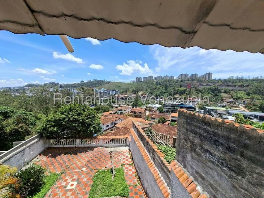 Casa (Multipes Niveles) en Venta en La Rosaleda, Miranda - 24