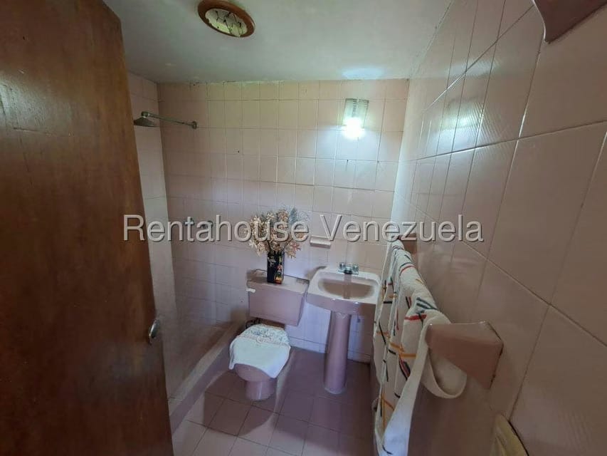 Casa (Multipes Niveles) en Venta en La Rosaleda, Miranda - 25