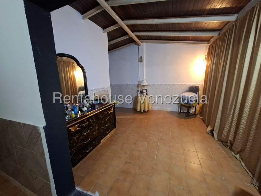 Casa (Multipes Niveles) en Venta en La Rosaleda, Miranda - 28