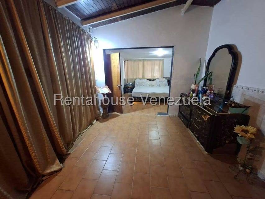 Casa (Multipes Niveles) en Venta en La Rosaleda, Miranda - 29