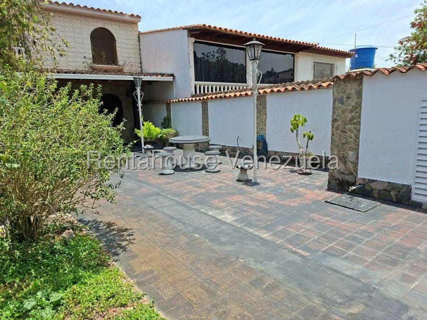 Casa (Multipes Niveles) en Venta en La Rosaleda, Miranda - 4