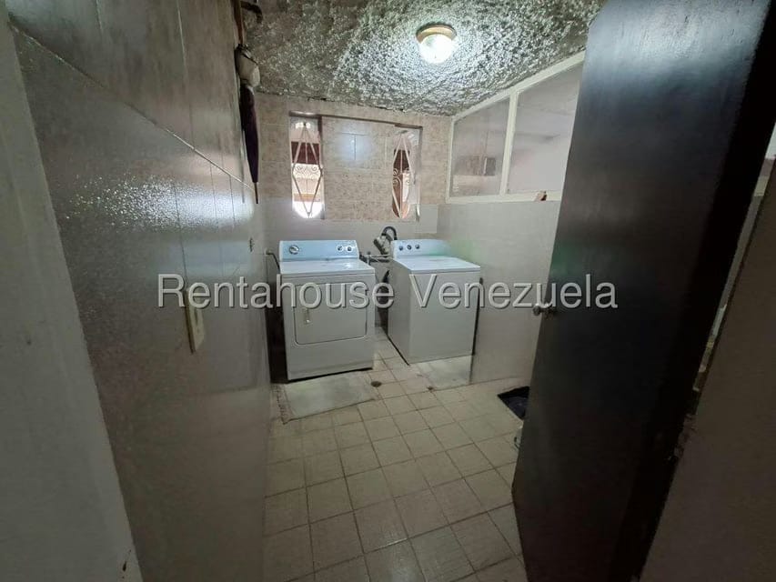 Casa (Multipes Niveles) en Venta en La Rosaleda, Miranda - 34