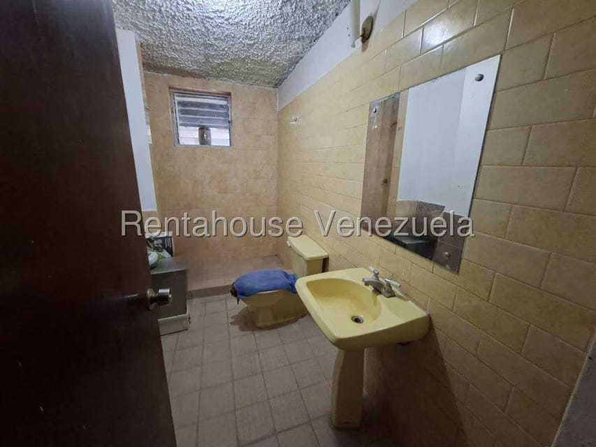 Casa (Multipes Niveles) en Venta en La Rosaleda, Miranda - 35