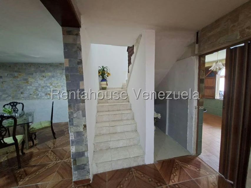 Casa (Multipes Niveles) en Venta en La Rosaleda, Miranda - 36