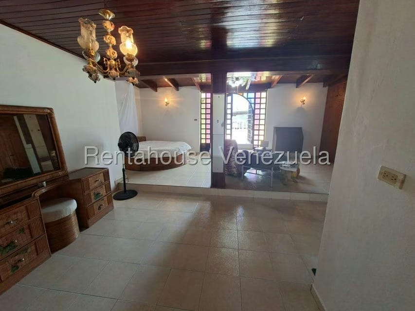 Casa (Multipes Niveles) en Venta en La Rosaleda, Miranda - 43