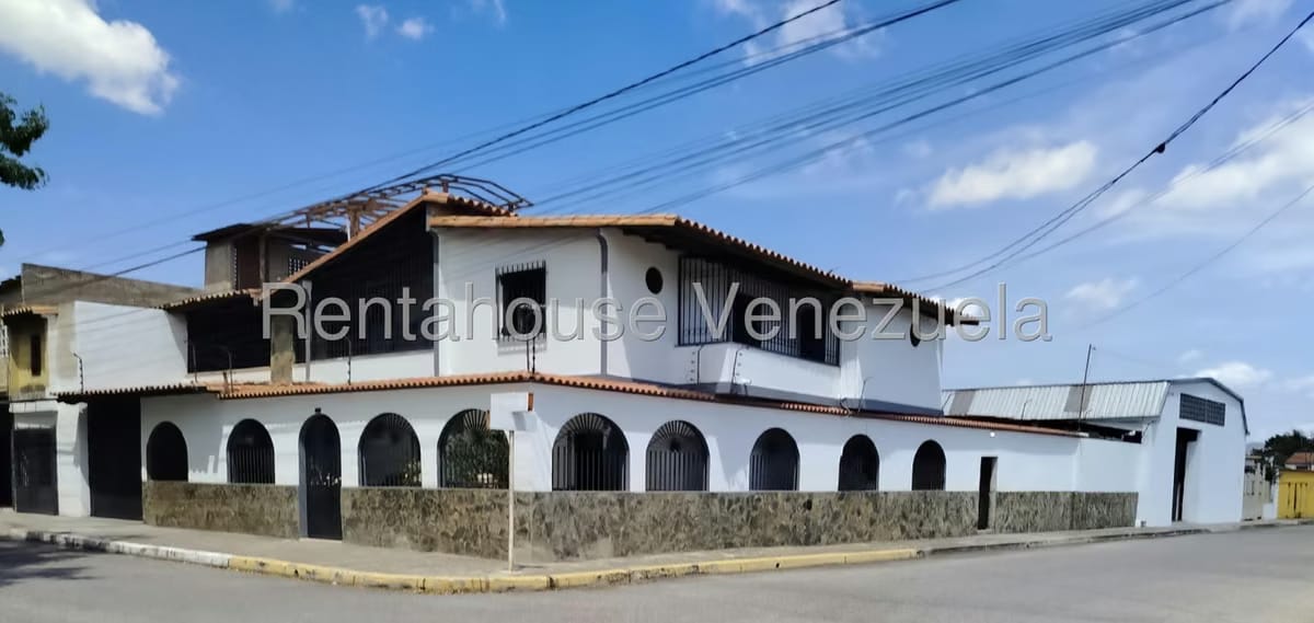 Casa (Duplex) en Venta en Zona Oeste, Lara