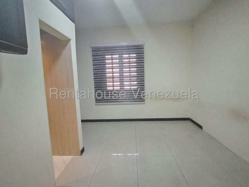 Casa (Duplex) en Venta en Zona Oeste, Lara - 23