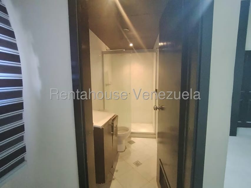 Casa (Duplex) en Venta en Zona Oeste, Lara - 26